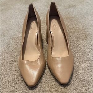 27 EDIT Naturalizer Classic Beige Heels